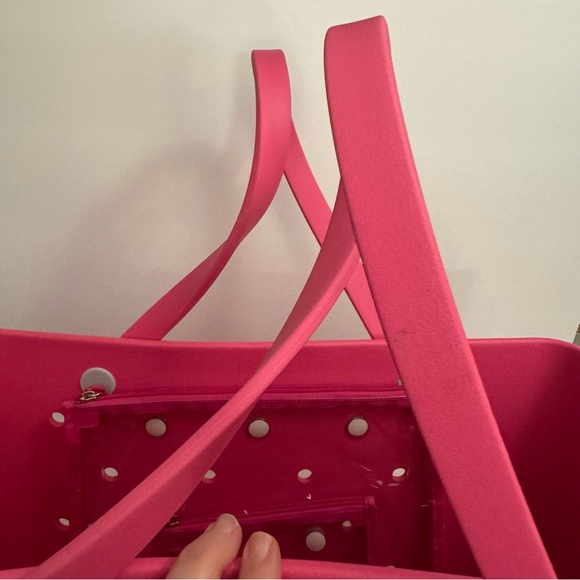 NWT. BOGG bag. Large pink fuschia bogg tote bag. Approx. 19x15x9.25. - Picture 7 of 11